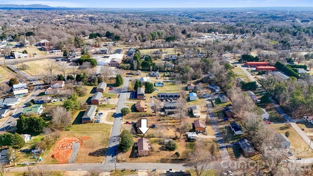 24 W Berkley Street, Granite Falls, NC 28630