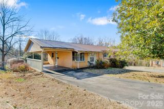 24 W Berkley Street, Granite Falls, NC 28630