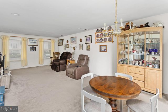 47 GREENBROOK DR, Columbus, NJ 08022
