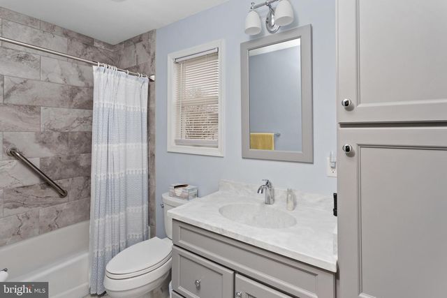 47 GREENBROOK DR, Columbus, NJ 08022