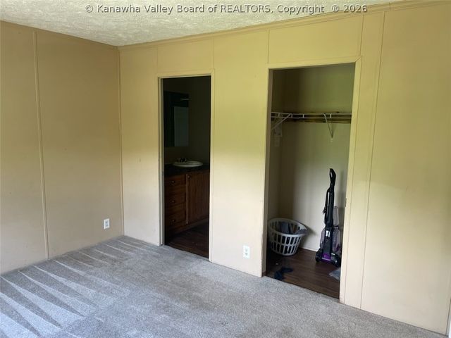 38 Frankmoore Road, Griffithsville, WV 25521
