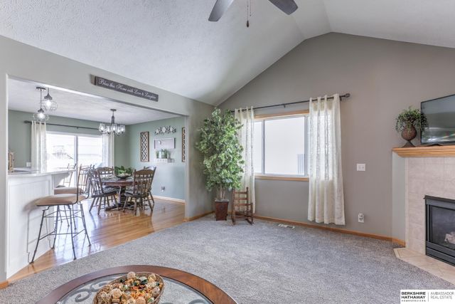 7856 S 155 Avenue, Omaha, NE 68138