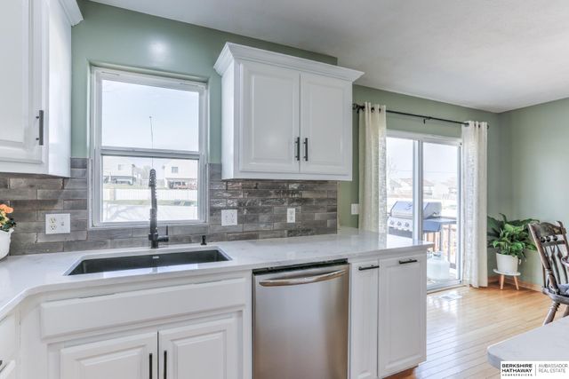 7856 S 155 Avenue, Omaha, NE 68138