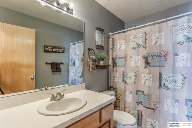 7856 S 155 Avenue, Omaha, NE 68138