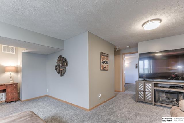 7856 S 155 Avenue, Omaha, NE 68138