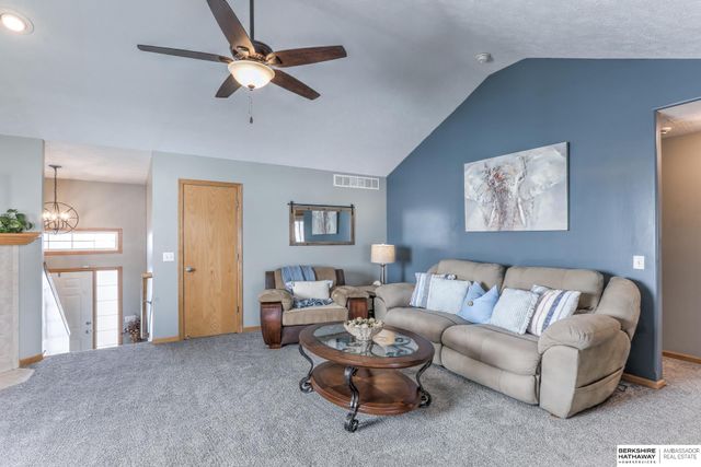 7856 S 155 Avenue, Omaha, NE 68138