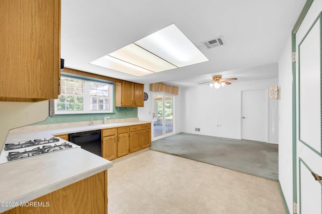 14 Sheffield Drive, Lacey, NJ 08734