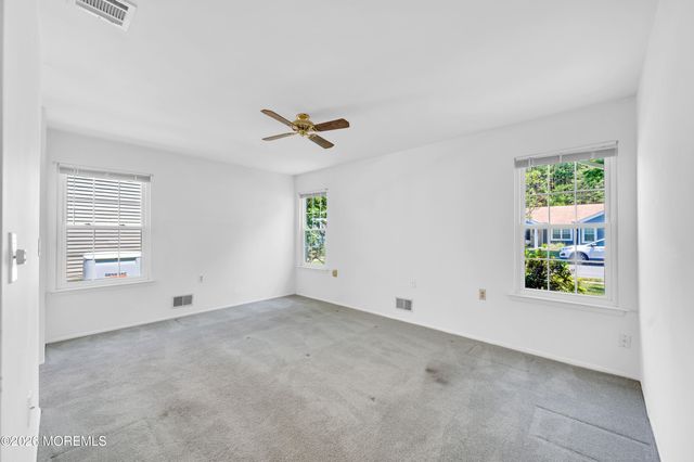 14 Sheffield Drive, Lacey, NJ 08734