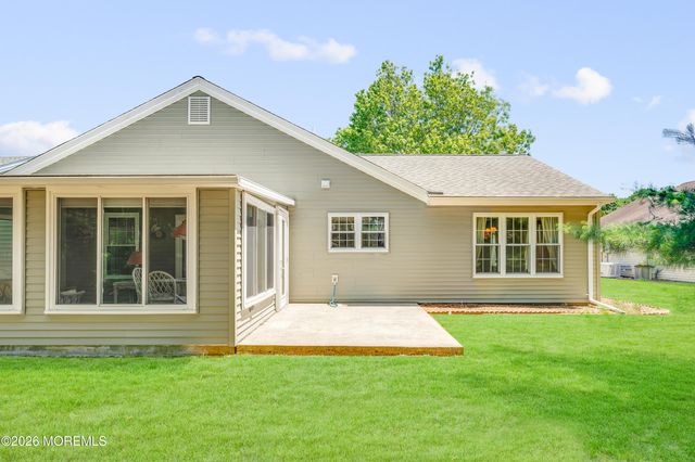 14 Sheffield Drive, Lacey, NJ 08734