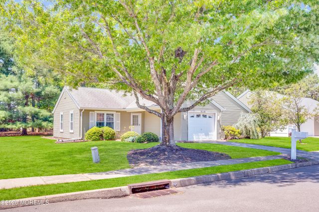 14 Sheffield Drive, Lacey, NJ 08734