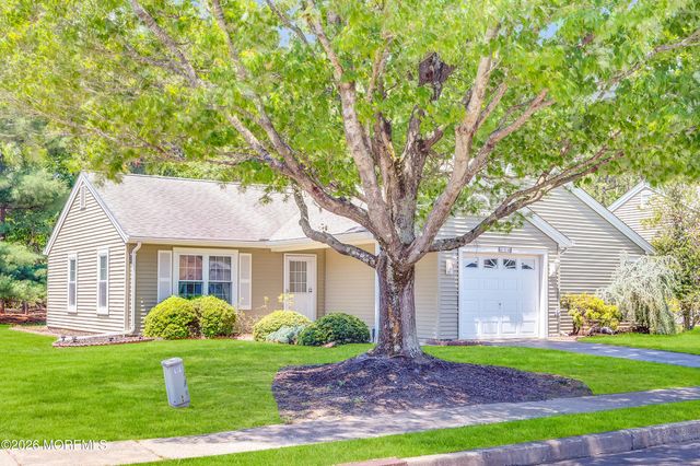 14 Sheffield Drive, Lacey, NJ 08734
