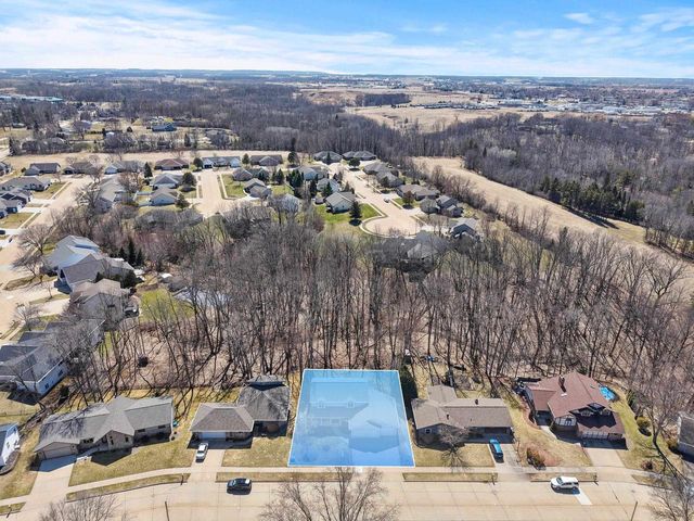 1349 EDGEWOOD DRIVE, Kaukauna, WI 54130