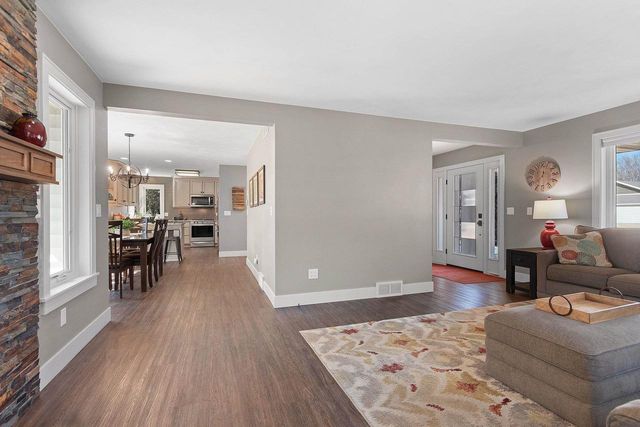 1349 EDGEWOOD DRIVE, Kaukauna, WI 54130