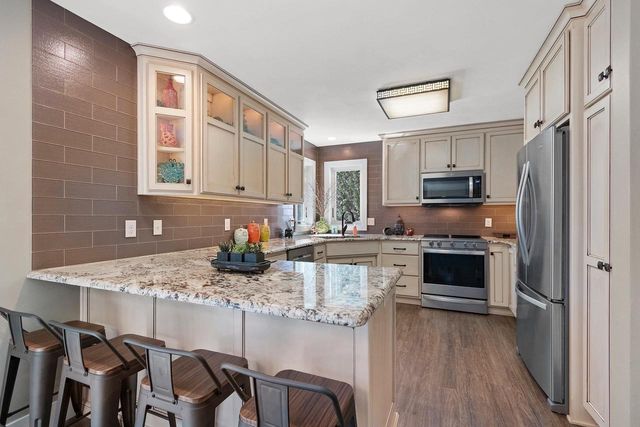 1349 EDGEWOOD DRIVE, Kaukauna, WI 54130