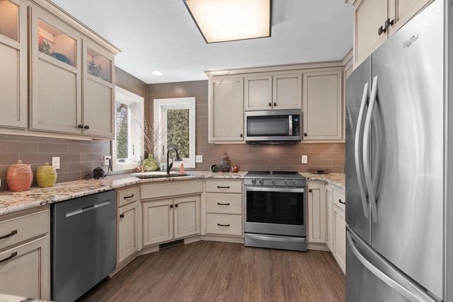 1349 EDGEWOOD DRIVE, Kaukauna, WI 54130