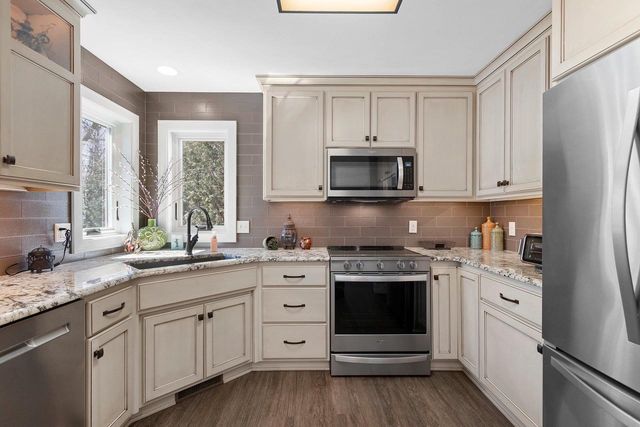 1349 EDGEWOOD DRIVE, Kaukauna, WI 54130