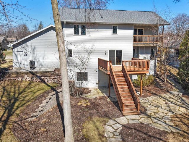 1349 EDGEWOOD DRIVE, Kaukauna, WI 54130