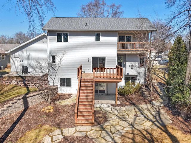 1349 EDGEWOOD DRIVE, Kaukauna, WI 54130