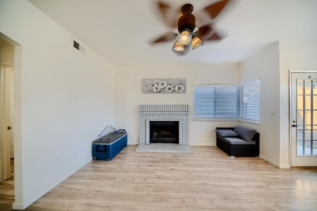 719 Summit Lakes Way, Galt, CA 95632