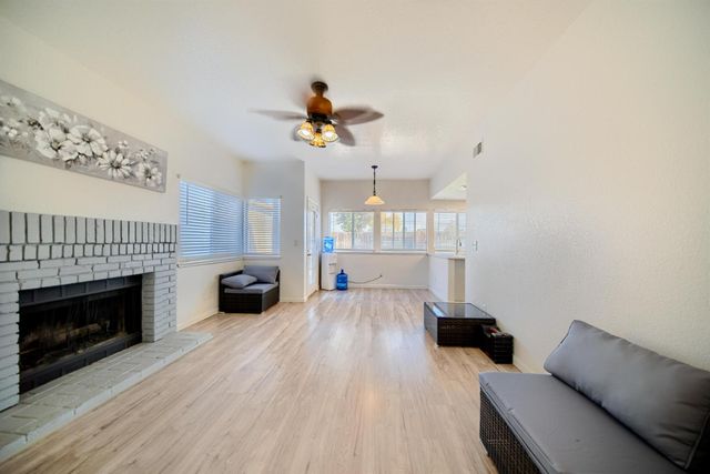 719 Summit Lakes Way, Galt, CA 95632