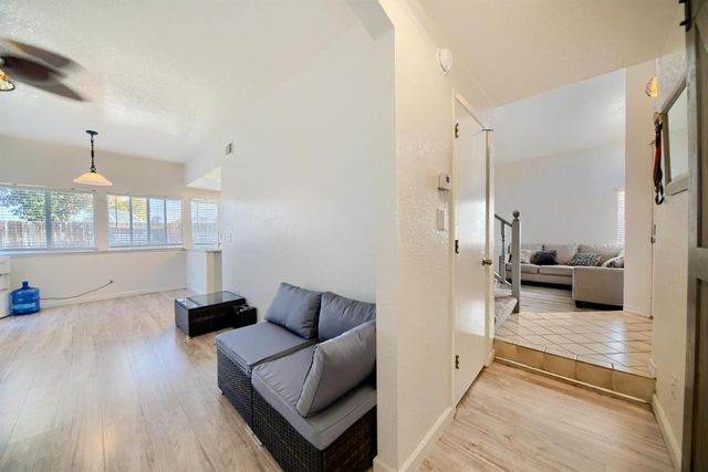 719 Summit Lakes Way, Galt, CA 95632