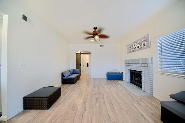 719 Summit Lakes Way, Galt, CA 95632