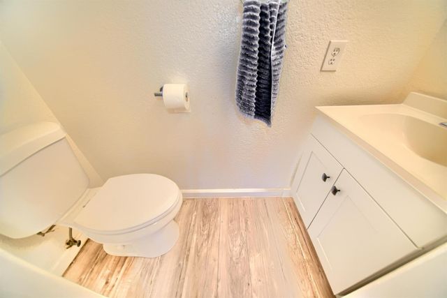 719 Summit Lakes Way, Galt, CA 95632