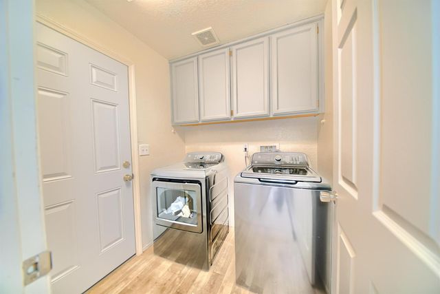 719 Summit Lakes Way, Galt, CA 95632