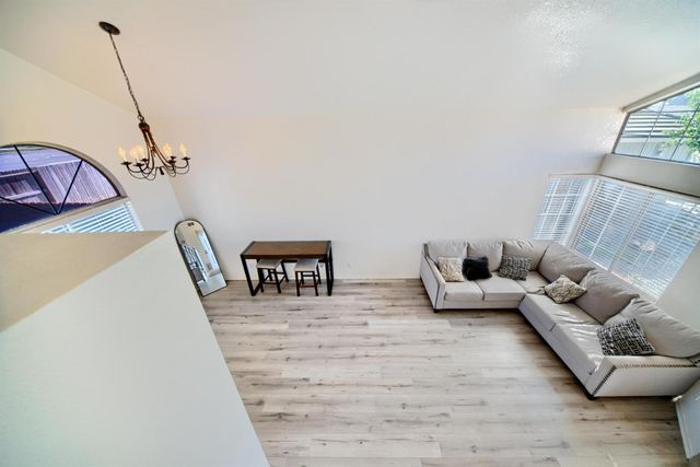 719 Summit Lakes Way, Galt, CA 95632