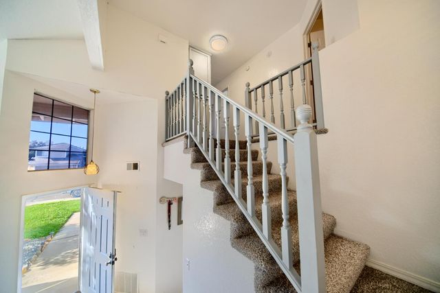 719 Summit Lakes Way, Galt, CA 95632