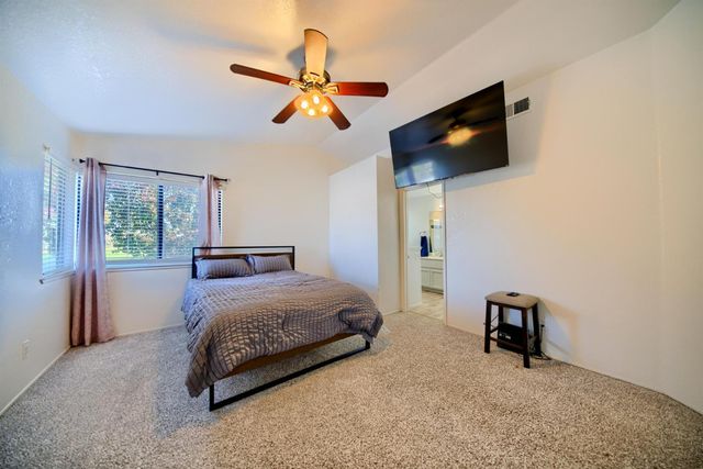 719 Summit Lakes Way, Galt, CA 95632