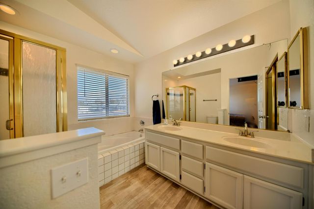 719 Summit Lakes Way, Galt, CA 95632