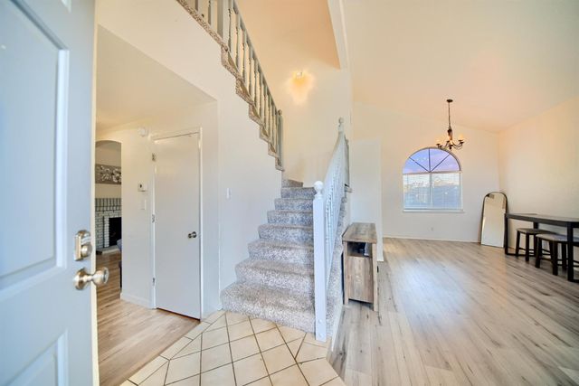 719 Summit Lakes Way, Galt, CA 95632