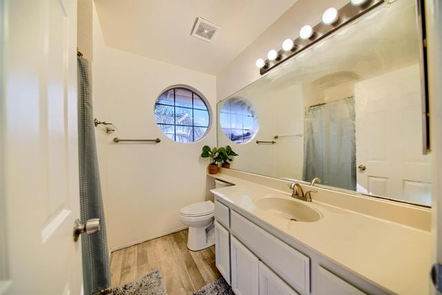 719 Summit Lakes Way, Galt, CA 95632