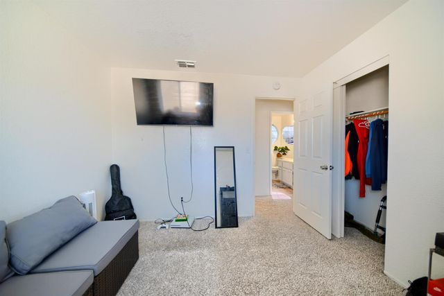 719 Summit Lakes Way, Galt, CA 95632