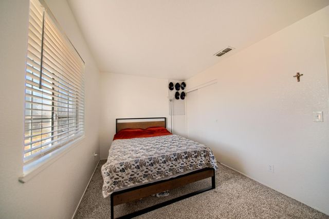 719 Summit Lakes Way, Galt, CA 95632