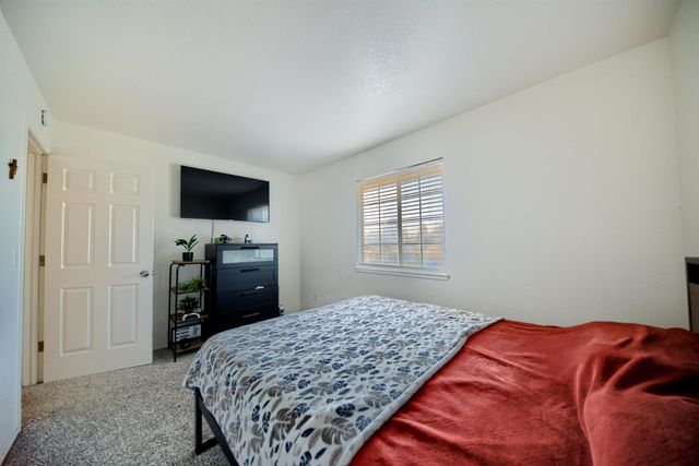 719 Summit Lakes Way, Galt, CA 95632