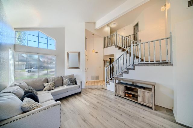 719 Summit Lakes Way, Galt, CA 95632