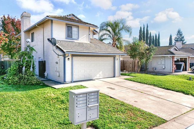 719 Summit Lakes Way, Galt, CA 95632