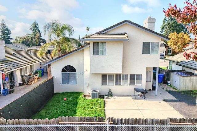 719 Summit Lakes Way, Galt, CA 95632