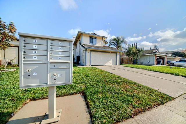 719 Summit Lakes Way, Galt, CA 95632