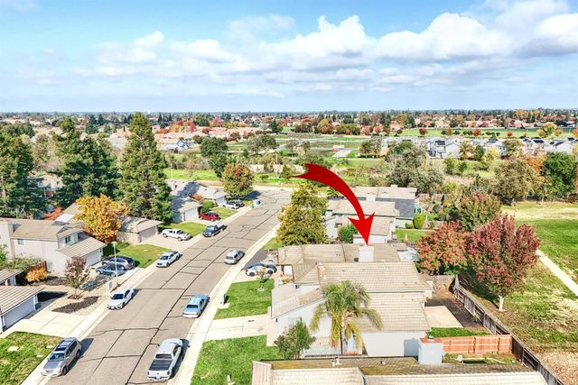 719 Summit Lakes Way, Galt, CA 95632