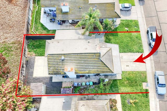 719 Summit Lakes Way, Galt, CA 95632