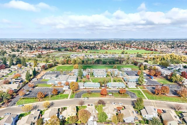 719 Summit Lakes Way, Galt, CA 95632