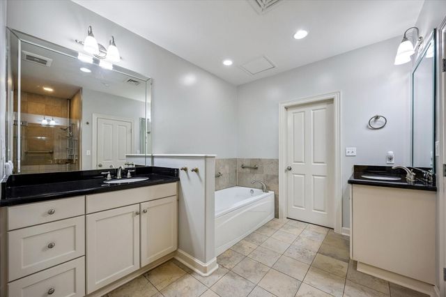 914 Main Street 910, Houston, TX 77002