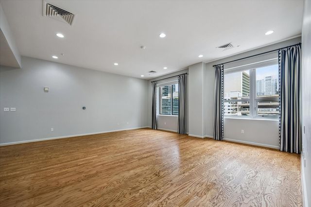 914 Main Street 910, Houston, TX 77002