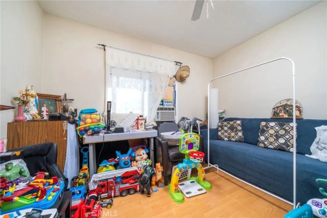 527 E Maple, Monrovia, CA 91016