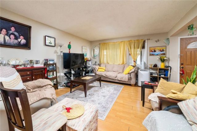 527 E Maple, Monrovia, CA 91016