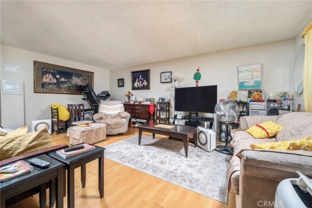 527 E Maple, Monrovia, CA 91016