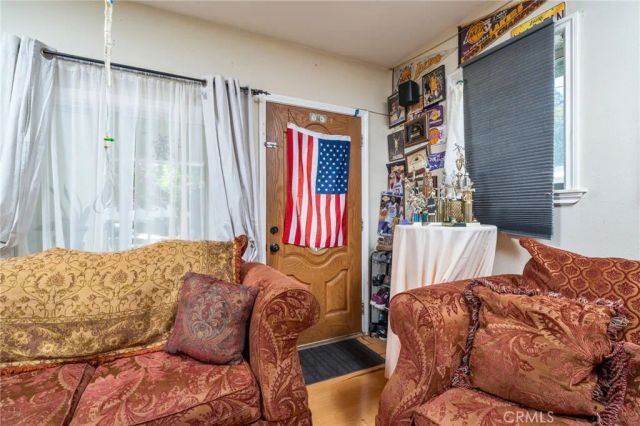 527 E Maple, Monrovia, CA 91016